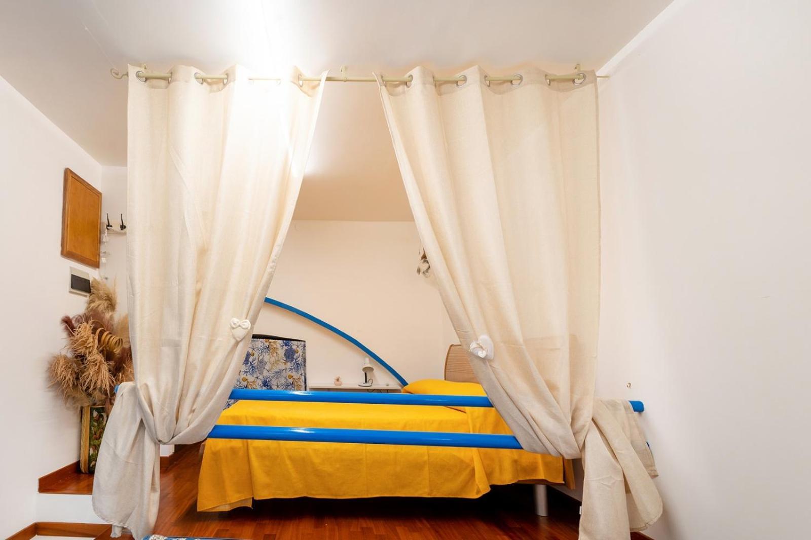 Апартаменты Uanema House Неаполь Экстерьер фото