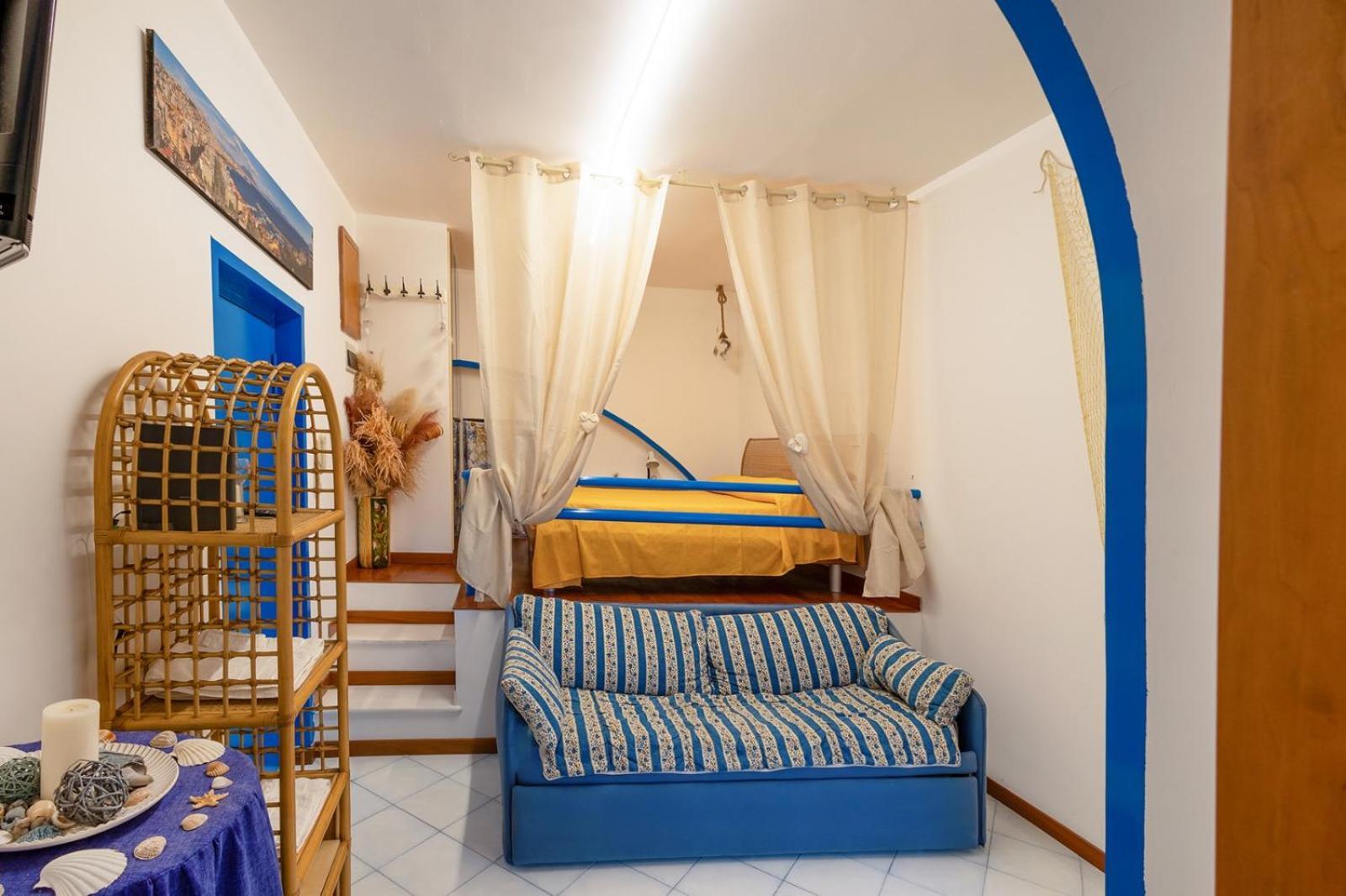 Апартаменты Uanema House Неаполь Экстерьер фото